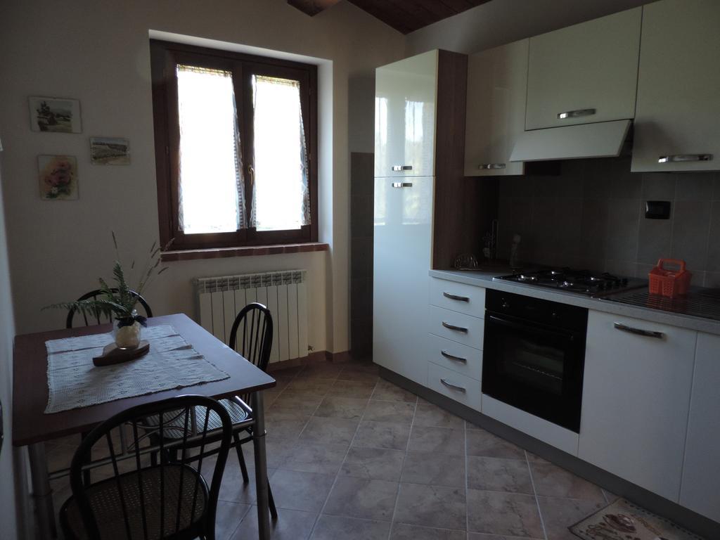 Ferienwohnung Il Gelso Rosso Comunanza Exterior foto